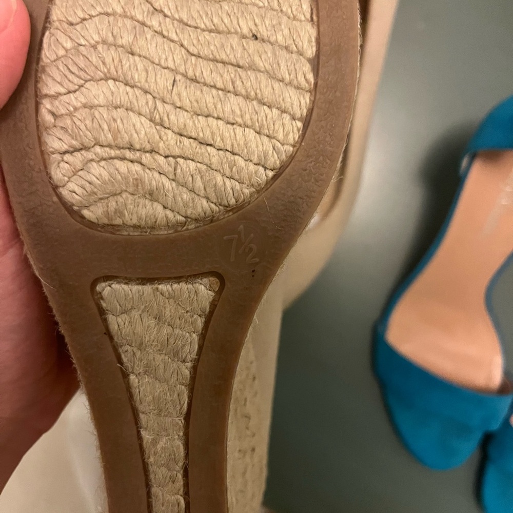 J.Crew Tan Size 7.5 Espadrilles Wedges Heels in Excellent Condition - Picture 2 of 4